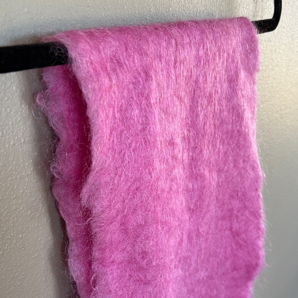 Vintage Craig-Na-Creidhe Pink Mohair & Wool Scarf from Scotland - Picture 4 of 7
